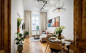 Cracow Best Location Apartment No:6 By Cozyplace